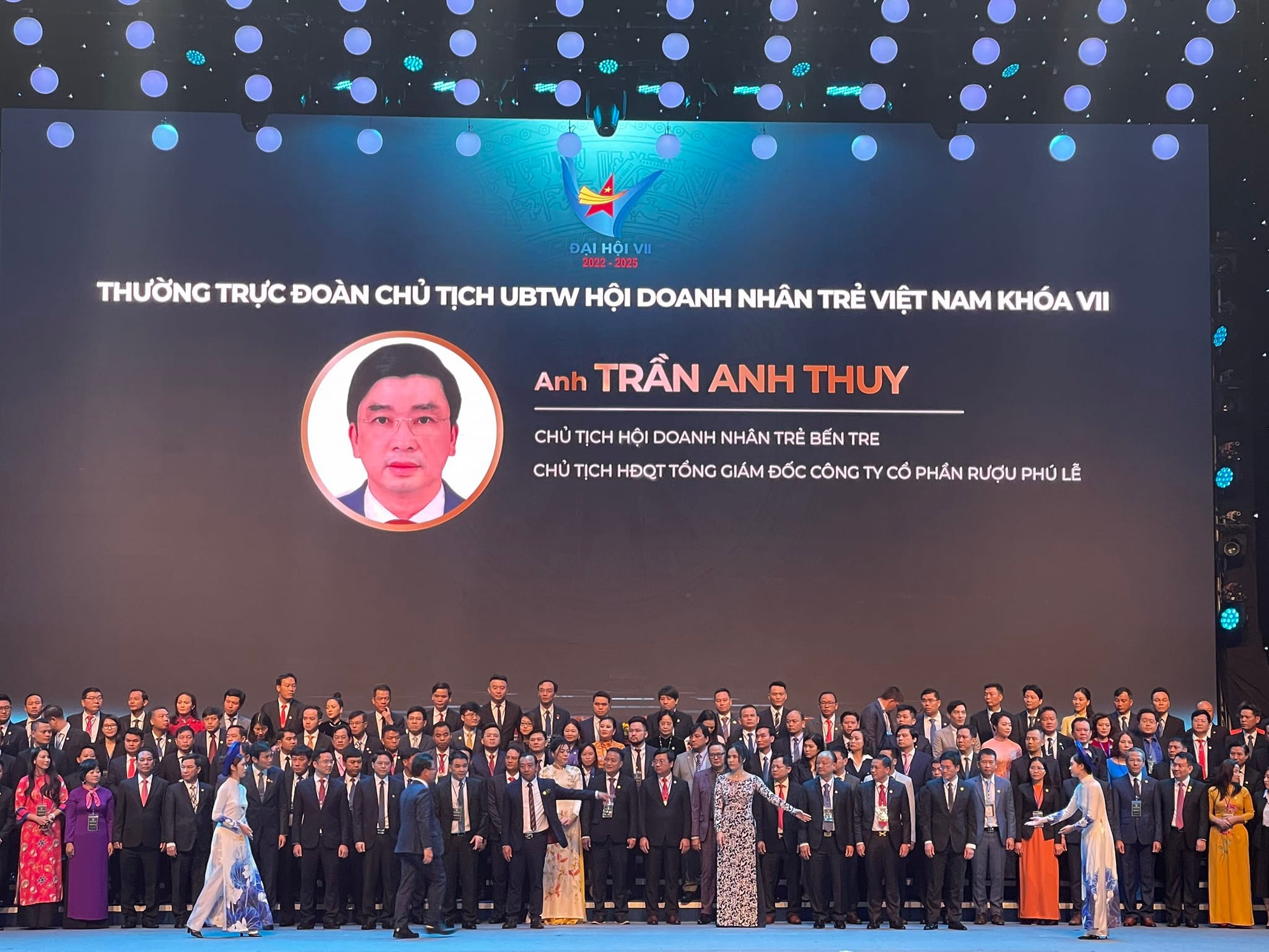 Đại hội Đại biểu toàn quốc Hội doanh nhân trẻ Việt Nam
