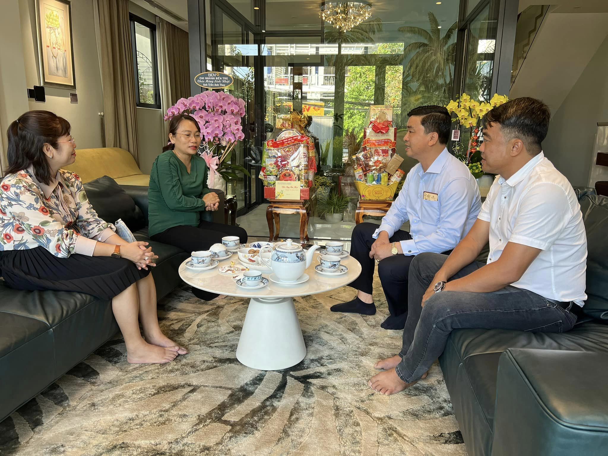 Đón tiếp Lãnh đạo chúc Tết