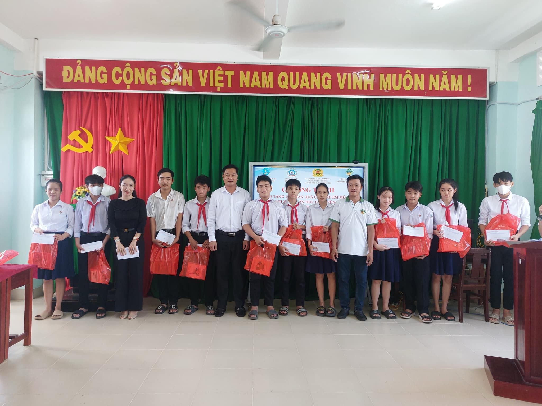 GIAO LƯU BÓNG ĐÁ THIỆN NGUYỆN