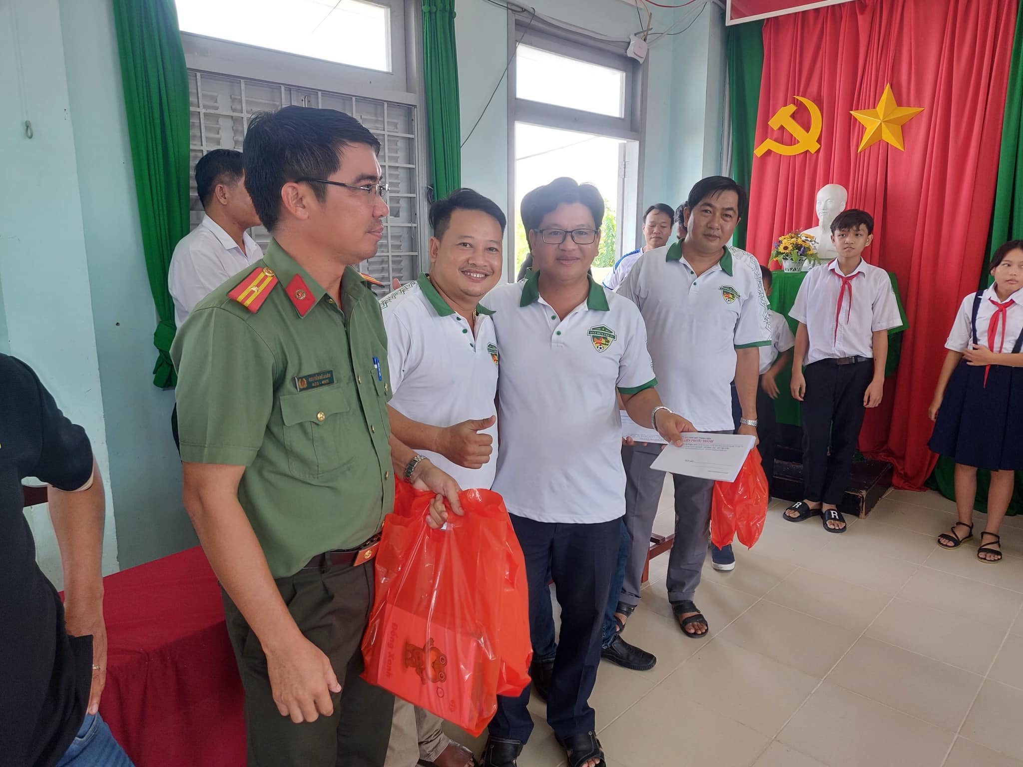 GIAO LƯU BÓNG ĐÁ THIỆN NGUYỆN