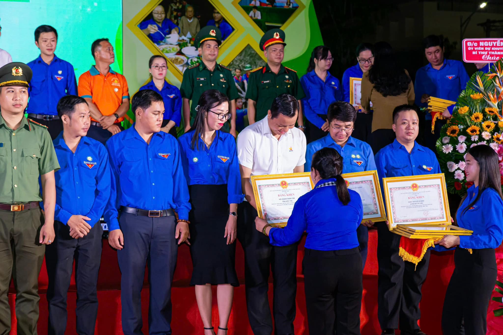 Kỷ niệm 25 năm Chiến dịch Thanh niên tình nguyện hè tỉnh Bến Tre